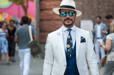 Florence, İtalya-Haziran 15: Pitti Immagine Uomo, Floransa, İtalya, 15 Haziran 2017, moda insanlara