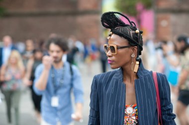 Florence, İtalya-Haziran 15: Pitti Immagine ölçü birimini, moda insanlara