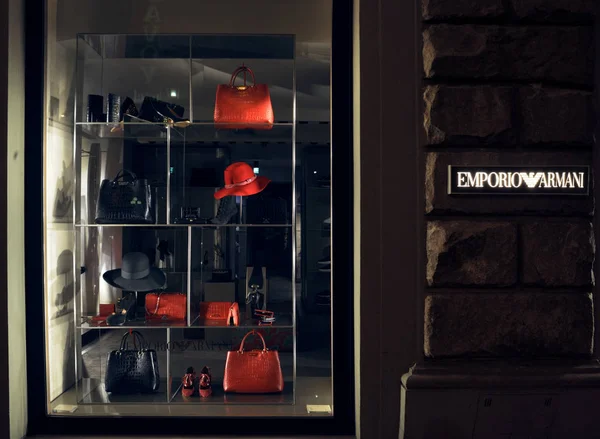 FIRENZE, ITALIA - 11 GIUGNO: EMPORIO ARMANI store a Firenze, one — Foto Stock