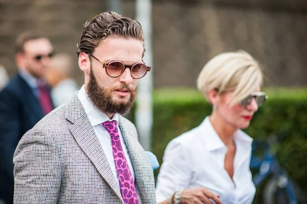 FLORENCE, ITALY-JUNE 15: Fashion people at Pitti Immagine of Uom — Stock Photo, Image