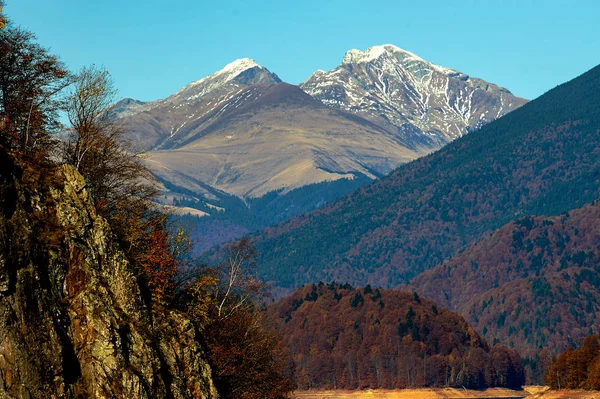 Høstlandskap i fjellet – stockfoto