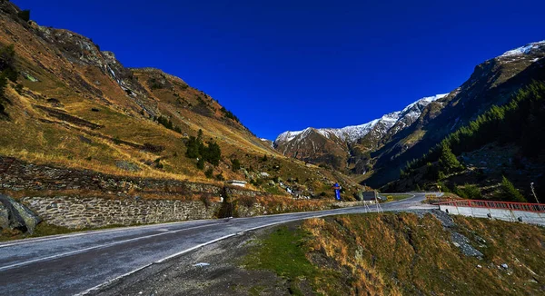 Autumn landscape in the mountains — Stock Photo, Image