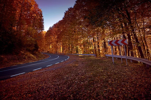 Autumn landscape in the mountains — Stock Photo, Image