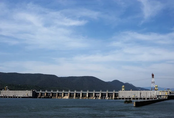 長いセヴェリン ルーマニア Sep ドナウ川の最大のダムであり つ最も大きい水力発電の植物ヨーロッパでは長いセヴラン September16 2015 の鉄の門 水力発電所 — ストック写真