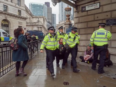 Londra, Birleşik Krallık - 14 Ekim 2019: Londra 'da İklim Eylemcileri tarafından resmi olmayan gösteriler