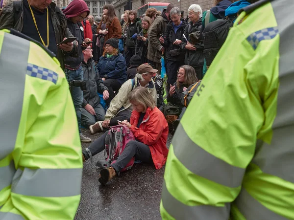 Londra, Birleşik Krallık - 14 Ekim 2019: Londra 'da İklim Eylemcileri tarafından resmi olmayan gösteriler