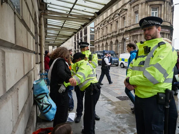 Londra, Birleşik Krallık - 14 Ekim 2019: Londra 'da İklim Eylemcileri tarafından resmi olmayan gösteriler