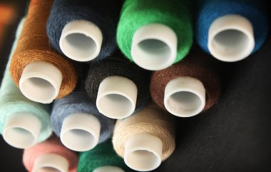 renk iş parçacığı kümesi