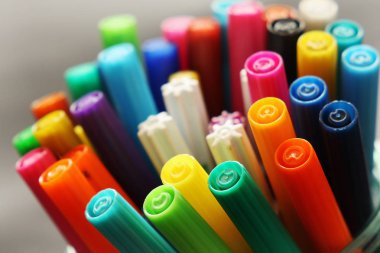 Renkli kalemler güzel dizi