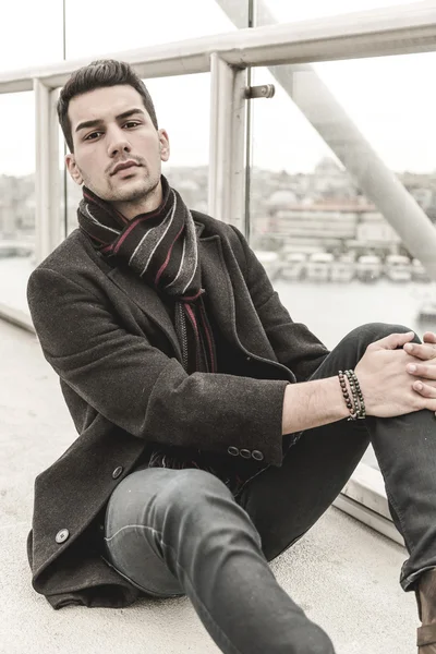 Retrato Homem Oriente Médio Jovem Atraente Istambul Tiro Livre — Fotografia de Stock