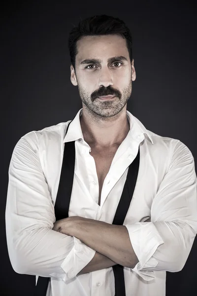 Jeune Beau Homme Chemise Blanche Sur Fond Noir Portrait Studio — Photo