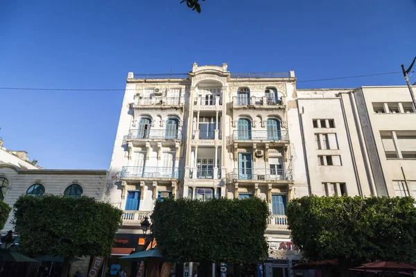 O şehir merkezi, Tunus, Tunus sermaye. Binalar ve anıtlar Avenue Habib Bourguiba çevresinde — Stok fotoğraf