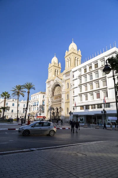 Cathedral of St. Vincent Paul in Avenue Habib Bourguiba, Tunis, Tunisia — Stock Photo, Image