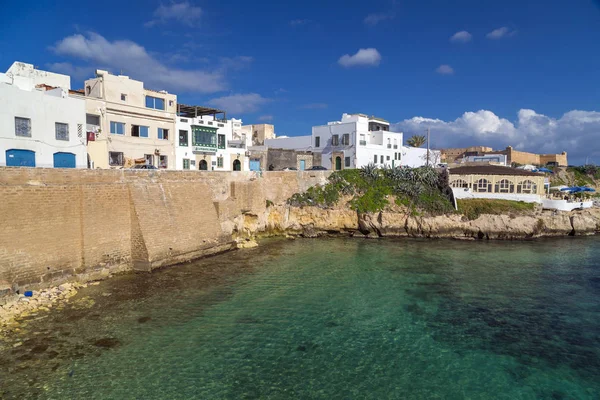 Vista da cidade de Mahdia na província de Mahdia, localizada na costa mediterrânea da Tunísia . — Fotografia de Stock