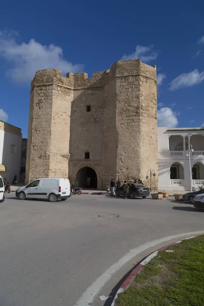 Vue de la ville de Mahdia dans la province de Mahdia, située au bord de la côte méditerranéenne de la Tunisie . — Photo