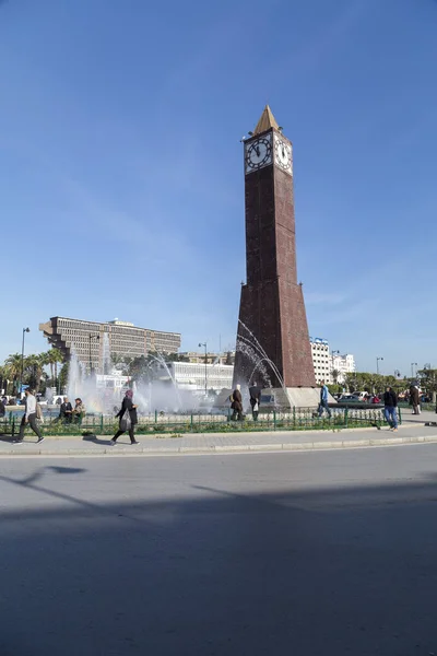 Klokkentoren monument in het centrale plein van Tunis — Stockfoto