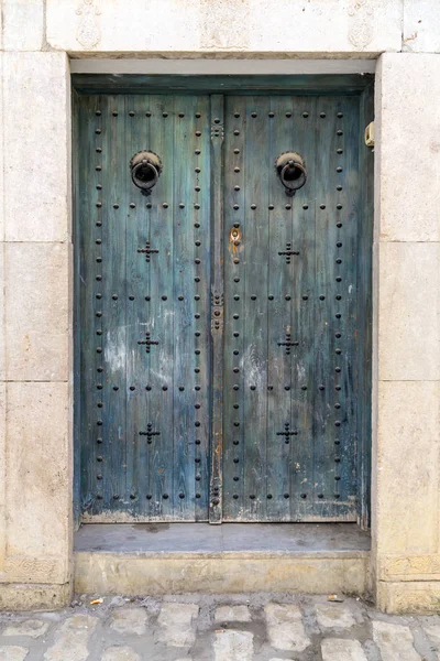 Puerta tradicional tunecina vieja — Foto de Stock