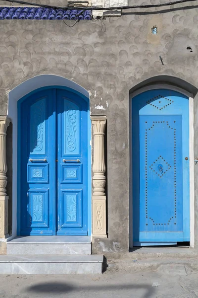 Puerta tradicional tunecina vieja — Foto de Stock