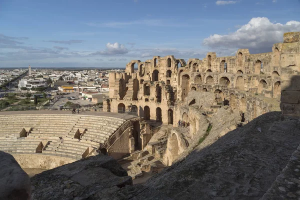 罗马圆形剧场 在杰姆 Jem Thysdrus Tunisia 古结构的马赫迪耶省的一个市镇自 1979 年以来一直为世界遗产 — 图库照片