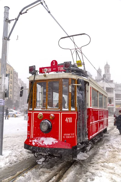 Taksim, istanbul an einem verschneiten Tag — Stockfoto