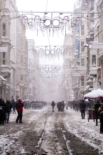 Таксим, Стамбул в снежный день — стоковое фото