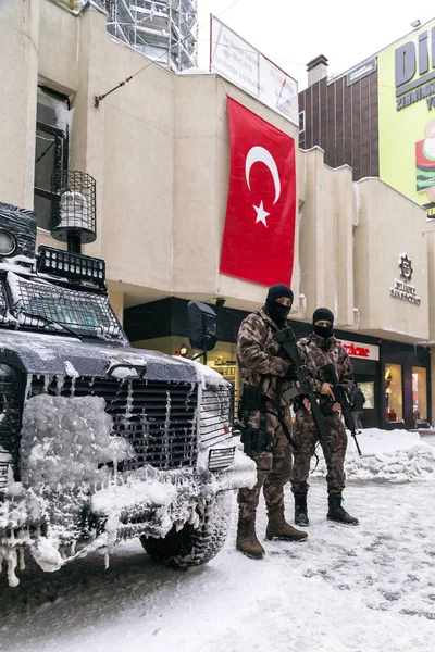 Türk hızlı mukabele gücü takım (çevik kuvvet _MİRA_ İhtisas) — Stok fotoğraf