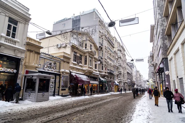 Taksim, Istambul em um dia nevado — Fotografia de Stock