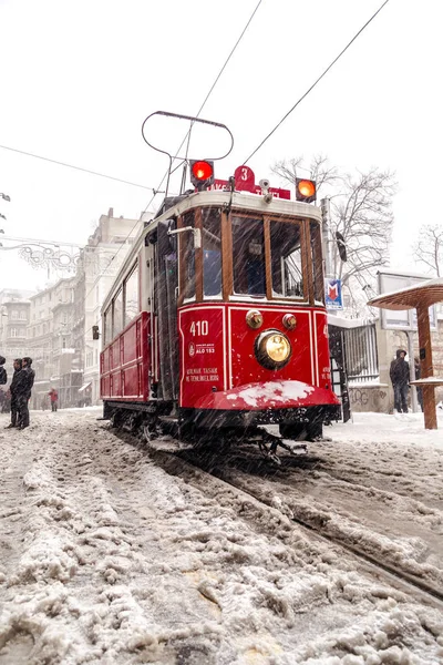 Taksim, istanbul an einem verschneiten Tag — Stockfoto