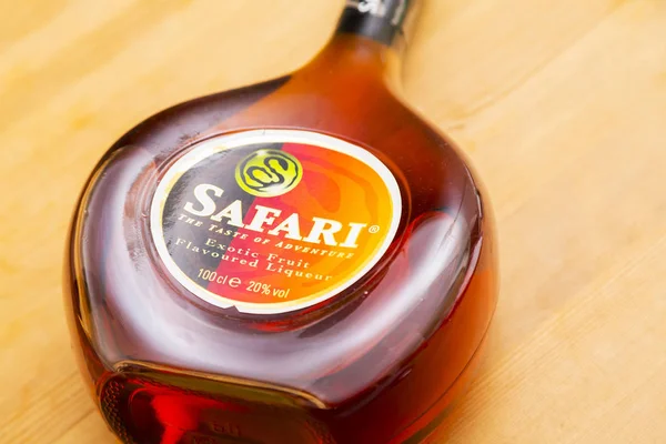 Bottle of Safari 100cl, Exotic Fruit Falvored Liqueur — Stock Photo, Image