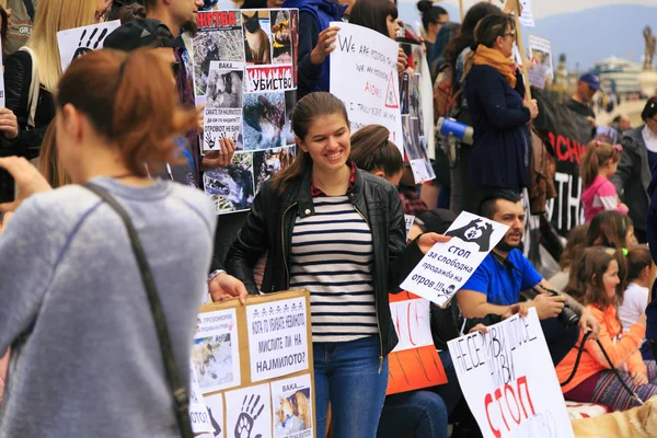 Civilians protesting the violence towards to street dogs,  solid — Stock Photo, Image