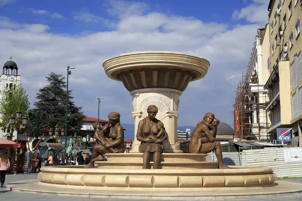 La Fontaine des Mères de Macédoine, Place Philippe II, Sko — Photo