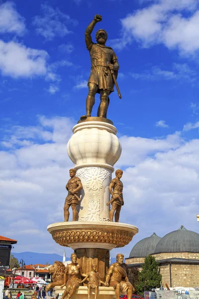 Memorial szobor és Philip Ii, apa a Alexande szökőkút — Stock Fotó