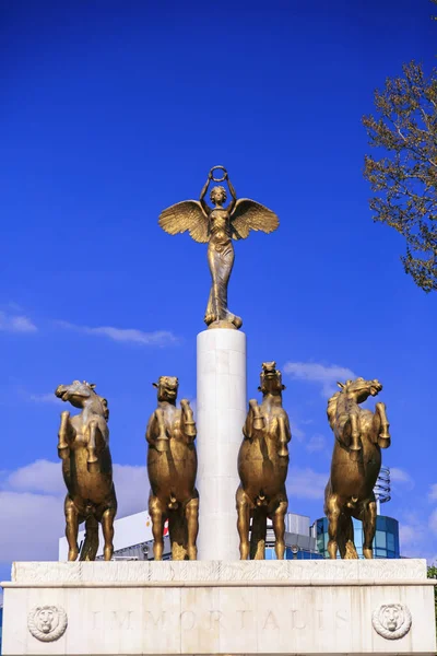 Denkmal für die gefallenen Helden Mazedoniens, Skopje — Stockfoto