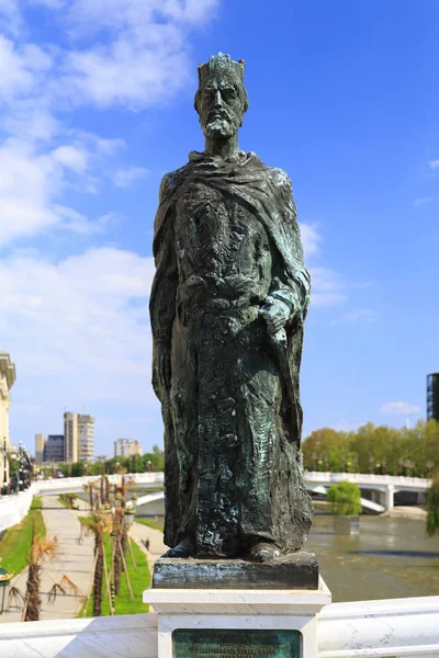 Escultura de bronze de Sebastokrator Strez no centro de Skopje, Mace — Fotografia de Stock