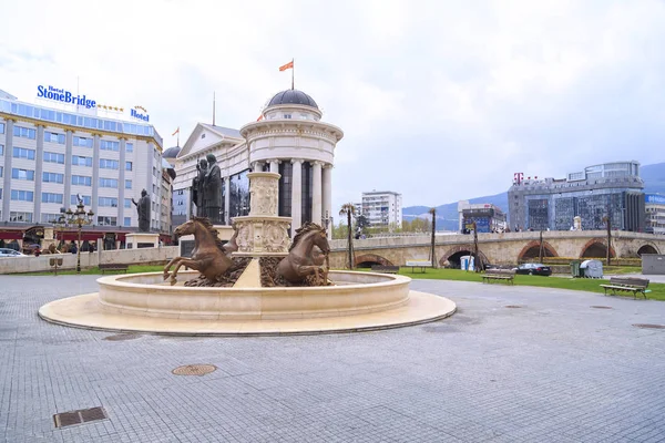 马喷泉、 飞利浦二世广场、 马其顿斯科普里 — 图库照片