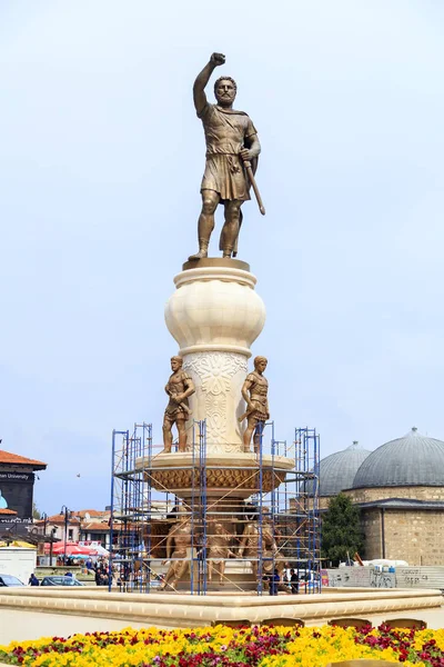 Gedenkplastik und Brunnen von Phillip II, dem Vater Alexanders des Großen — Stockfoto