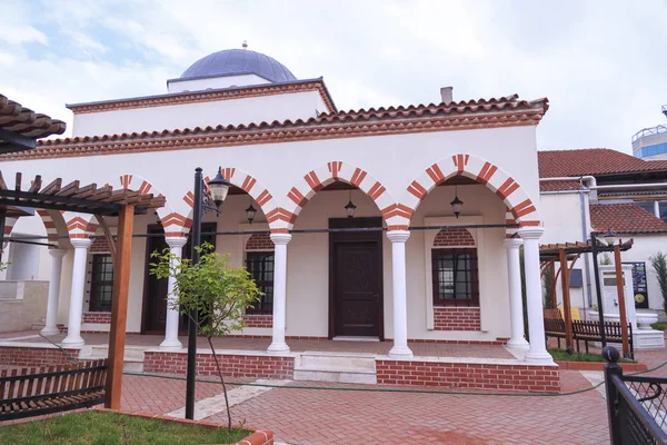 Memorial tomb of Pasha Jigit Beg or Pasa Yigit Bey in Skopje, Macedonia — Stock Photo, Image