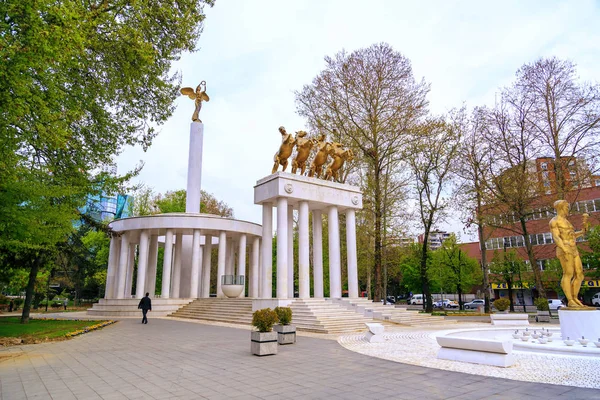 Denkmal für die gefallenen Helden Mazedoniens, Skopje — Stockfoto
