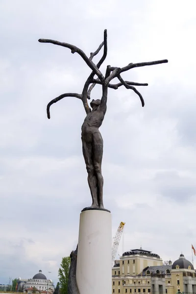 Sculpture en bronze au centre-ville de Skopje, Macédoine — Photo