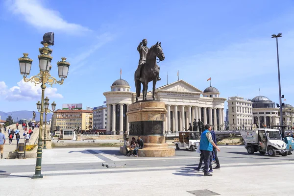 Escultura de bronce de Goce Delchev en el centro de Skopje, Macedonia — Foto de Stock