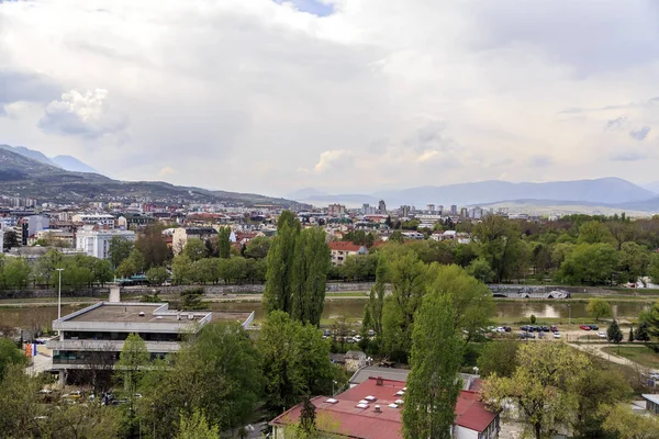 Vista da paisagem urbana de Skopje da fortaleza de Kale — Fotografia de Stock