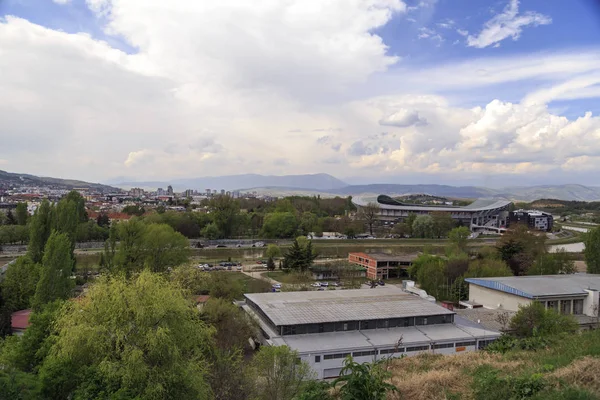 城市景观的羽衣甘蓝堡垒从斯科普里的视图 — 图库照片