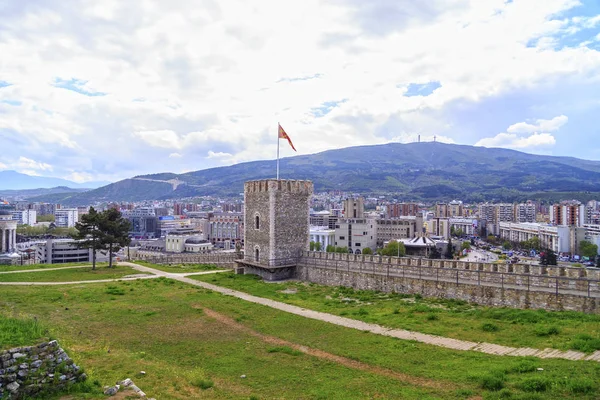 羽衣甘蓝堡垒，俯瞰城市的中世纪奥斯曼堡垒 — 图库照片