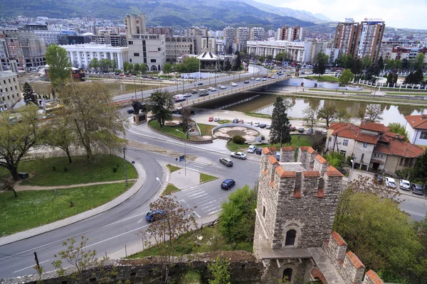 Pohled na panoráma města Skopje z pevnosti Kale — Stock fotografie