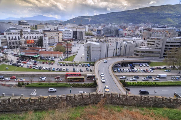 Pohled na panoráma města Skopje z pevnosti Kale — Stock fotografie