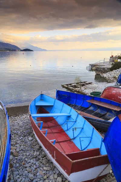 Küstenblick auf Ohrid, Mazedonien — Stockfoto