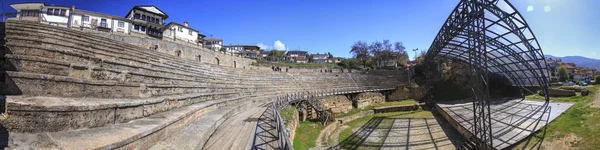 Das antike griechische amphitheater in ohrid — Stockfoto