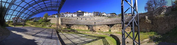 Das antike griechische amphitheater in ohrid — Stockfoto