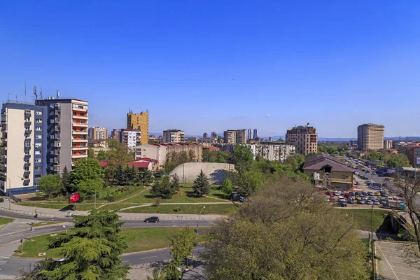 Uitzicht vanaf de centrale wijk van Skopje, Macedonië — Stockfoto