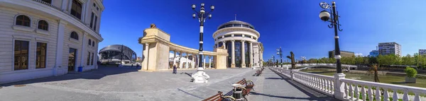 Vista do centro de Skopje, a capital macedônia — Fotografia de Stock